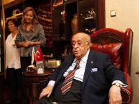 "Bir elmanın iki yarısıyız"