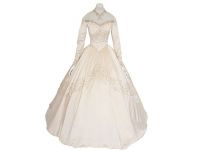 Elizabeth Taylor'ın gelinliği açık artırmaya çıkıyor