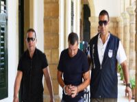 Paraları toplayıp cebe attı