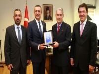 Final gururu Büyükelçi'yle paylaşıldı