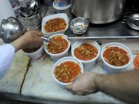 Hindistan'da yemekten zehirlenen 20 öğrenci öldü