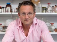 Aralıklı orucu dünyaya tanıtan doktor Mosley'nin Simi'deki ölümü: 'Doğal yollardan öldü'