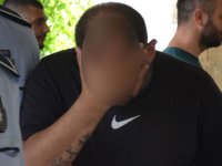 Polis olduğunu söyleyip paraları aldı