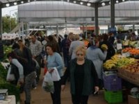 KKTC’de zam şampiyonları sebze-meyve! Pazarda görenin yüzü ekşiyor