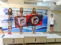 220 sporcu kulaç attı  9 yeni KKTC Rekoru kırıldı