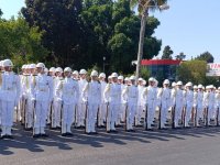 MSÜ öğrencileri Zafer Anıtı’na çelenk koydu