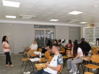 LAÜ Eczacılık öğrencileri Dr. Eczacı Ayşe Gökyiğit ile bir araya geldi