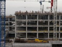 İşçiler arasında kavga: Başına keserle vurdu