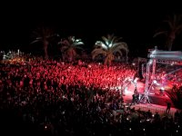 Cem Adrian İskele'de sahne aldı