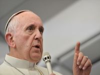 Eşcinsel rahipleri yargılamıyorum