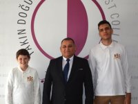 Yakın Doğu Koleji öğrencileri Pearson Edexcel sınavlarında iki dünya ve iki Kıbrıs birinciliği kazandı!