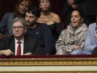 Macron, Fransa'nın yeni başbakanını belirlemek üzere Sosyalistlerle görüştü