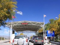 KKTC ve Güney Kıbrıs Rum Yönetimi arasındaki sınır geçişlerinde eşitsizlik tartışmaları sürüyor…