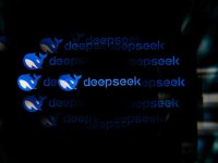 Çin'in yapay zekası Deepseek büyük ölçekli saldırı altında