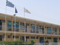 Güney Kıbrıs’da okullara yönelik bombalı saldırı alarmı verildi