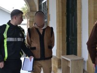 Alkollü bir şekilde aracını yol ortasına park etti, cezasını da ödemedi!