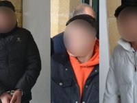 Türkiye'de anlaştılar, marketleri soydular: 3 valiz dolusu içki...