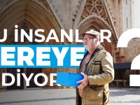 Ellerinde Mavi Kutu Taşıyan Bu insanlar Neyi Amaçlıyor?