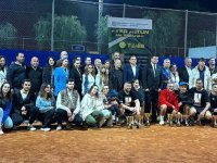 DAÜ’de Ayer Altun Tenis Anı Turnuvası Nefes Kesti: Şampiyonlar Belli Oldu