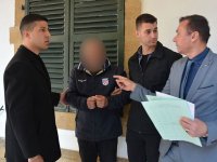 Silahlar ve şarjörlerle yakalanan zanlı mahkemede!