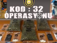 “Kod: 32 Operasyonu”: 3 kilo Hint keneviri, 100 gram kokain ele geçirildi!