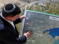 Batı Şeria: İsrail'in 'Filistin devleti fikrini gömecek' planı nedir, tepkiler ne oldu?