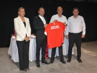 Futbolun Sağlığı Yakın Doğu Üniversitesi Hastanesi’ne Emanet!