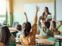 Pazartesi günü ders zili çalıyor