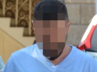 Parayı kasa yerine cebine koydu...