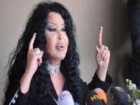 Emniyet kemerini takmayan Bülent Ersoy başına iş açtı