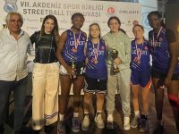 Girne'de Basketbol coşkusu sokakta yaşandı