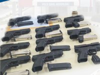 Polisten “Siper Operasyonu”: 11 tabanca, şarjörler ve mermiler ele geçirildi