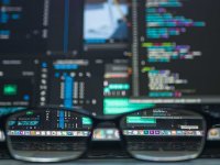 2025'in kelimesi seçilmişti: 'Vibe coding' bir balon mu, yoksa yazılımcıları işsiz mi bırakacak?