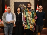 Özdenefe, Kıbrıs’ta Vicdani Ret İnsiyatifi üyelerini makamında kabul etti.