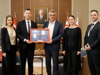 Tufan Erhürman Devlet Opera ve Bale Koordinasyon Merkezi (KKTCDOB) yekililerini kabul etti 