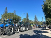 Güney Kıbrıs’ta çiftçiler ve öğretmenler eylemde