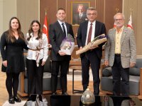 Erhürman, İskele Esnaf ve Zanaatkârlar Birliği Başkanı ve beraberindeki heyeti kabul etti