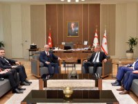 Erhürman, Türk Kızılay heyetini kabul etti