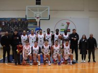 Basketbolda Gençler Birliği'nin bileği bükülmüyor