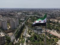 Lazkiye'de devlet kurumlarında kadınlara makyaj yasağı