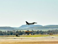 Türkiye’nin KKTC’ye gönderdiği savaş uçakları Rum basınında