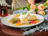 Bayram Sofralarında Denge Sanatı: Lezzeti Yakalarken, Kontrolü Kaybetmeyin!