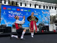 İzmir’deki Bahar Bayramı’na KKTC Damgası