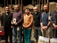 ‘Sığıntılar’ İskele’de Sahnelendi