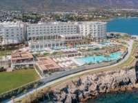 Merit Park Hotel & Casino, Otelpuan.com ‘un en beğenilen 100 oteli arasında yer aldı.