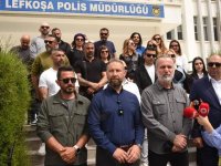 KTÖS, Lefkoşa Polis Müdürlüğü önünde açıklama yaptı: Sevdamız yurdumuz, derdimiz geleceğimiz dediğimiz için buradayız