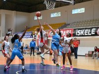 Büyük Kadınlar Ligi Başladı: Yunuslar ve Koop galibiyetle