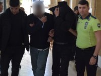 Kadına şiddet ve uyuşturucu suçlarından tutuklanan iki zanlıya 4 gün ek tutukluluk