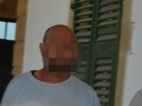 Üvey Kardeşine Saldırdı