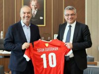 Erhürman’dan Milli Takıma tebrik telefonu